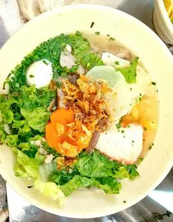 Hình ảnh Nui chả cá hẹ tô nhỏ