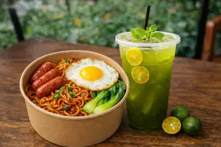 Hình ảnh Mì cay trộn + trà tắc Thái xanh