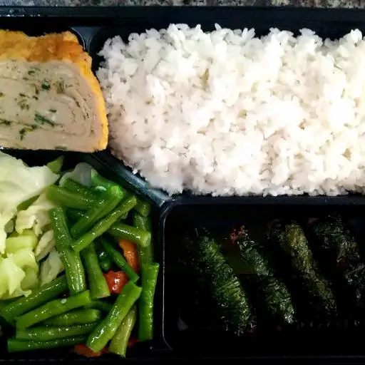 Hình ảnh Cơm chả lá lốt - Trứng rán