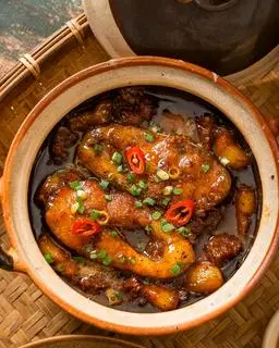 Hình ảnh Cơm cá Hú kho tộ