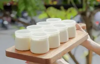 Hình ảnh com bo 5 hũ sữa chua truyền thống 