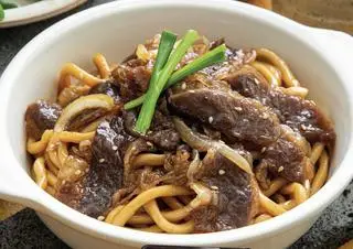 Hình ảnh Mì Trộn Ba Chỉ Bò Mỹ- Súp Thịt Bằm 