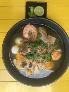 Hình ảnh Bánh cua bột gạo xắt Huế tròn đầy