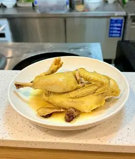 Hình ảnh Gà cúc cu hầm bổ dưỡng - 滋补咕咕鸡半只 (Cần 40 phút để gà được hầm chín 需要等40分钟)