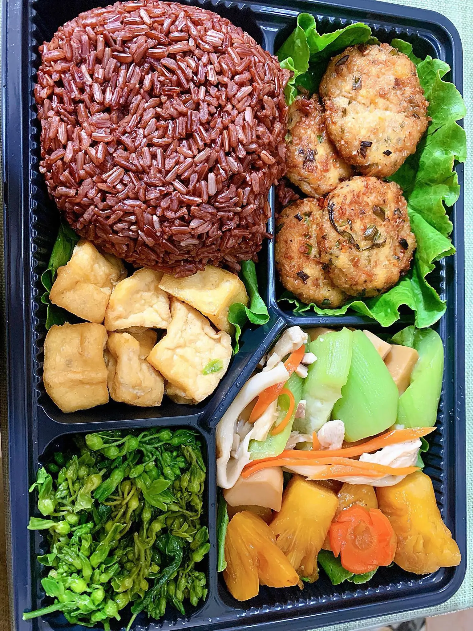 Hình ảnh Cơm chay gạo lứt chả chiên nên thử