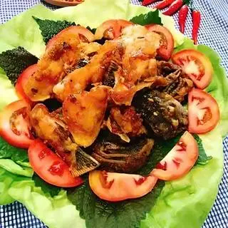 Hình ảnh Đầu cá hồi chiên nước mắm