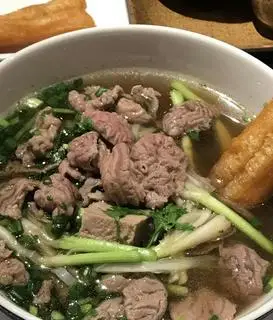 Hình ảnh Phở bò lõi rùa hoa