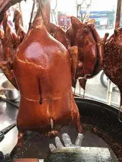 Hình ảnh Vịt quay tiêu da giòn - 1 con