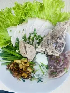 Hình ảnh Hủ tiếu pa tê xương
