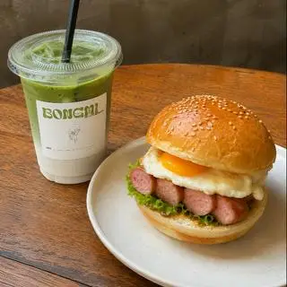 Hình ảnh Combo Matcha Đài + Hamburger