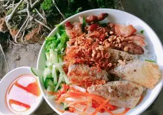 Hình ảnh Bún nem nướng - chả giò