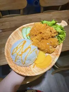 Hình ảnh Cơm gà không xương sốt phô mai