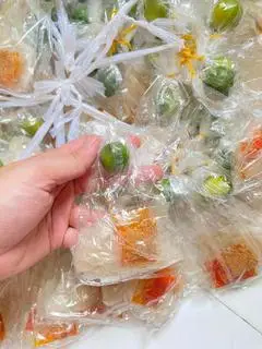 Hình ảnh Xâu 10 bịch bánh tráng Sate Vò