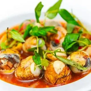 Hình ảnh cút lộn xào me