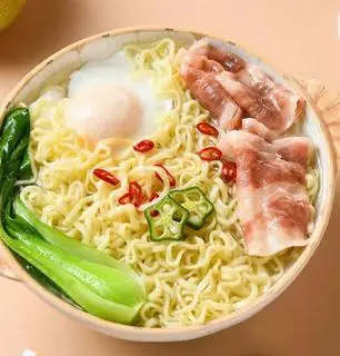 Hình ảnh mỳ nấu bò trứng ốp