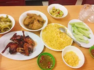 Hình ảnh Cơm đảo gà rang 