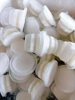 Hình ảnh Rau câu dừa nấu từ nước dừa non