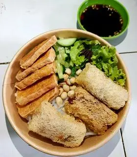 Hình ảnh Bún nước tương đậu hũ chả giò chay 