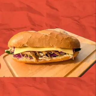 Hình ảnh Bánh mì gà xé phô mai cay