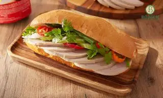 Hình ảnh Bánh mì chả lụa