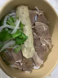 Hình ảnh Bún bò nạm chả - Món hoàng tỷ
