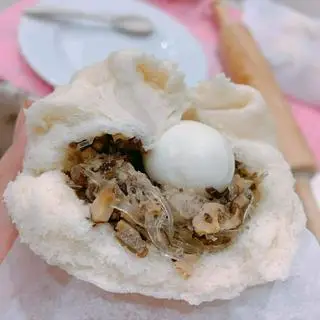 Hình ảnh Bánh bao trứng cút