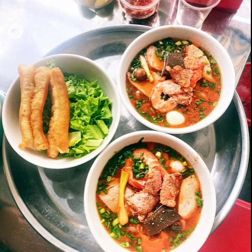 Hình ảnh Bánh canh thập cẩm truyền thống