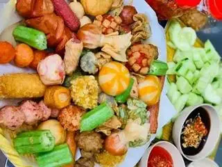 Hình ảnh cốm sốt mayonnaise 4 viên,6 há cảo,6 hoành thánh,3 đậu hủ phô mai,4 viên cá,4 viên bò,4 viên tôm,4 viên trứng,4 viên ốc nhồi , 