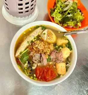 Hình ảnh Bún riêu thập cẩm có trứng lộn