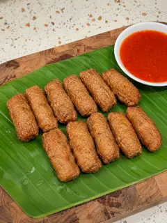 Hình ảnh 10 nem chua rán trần