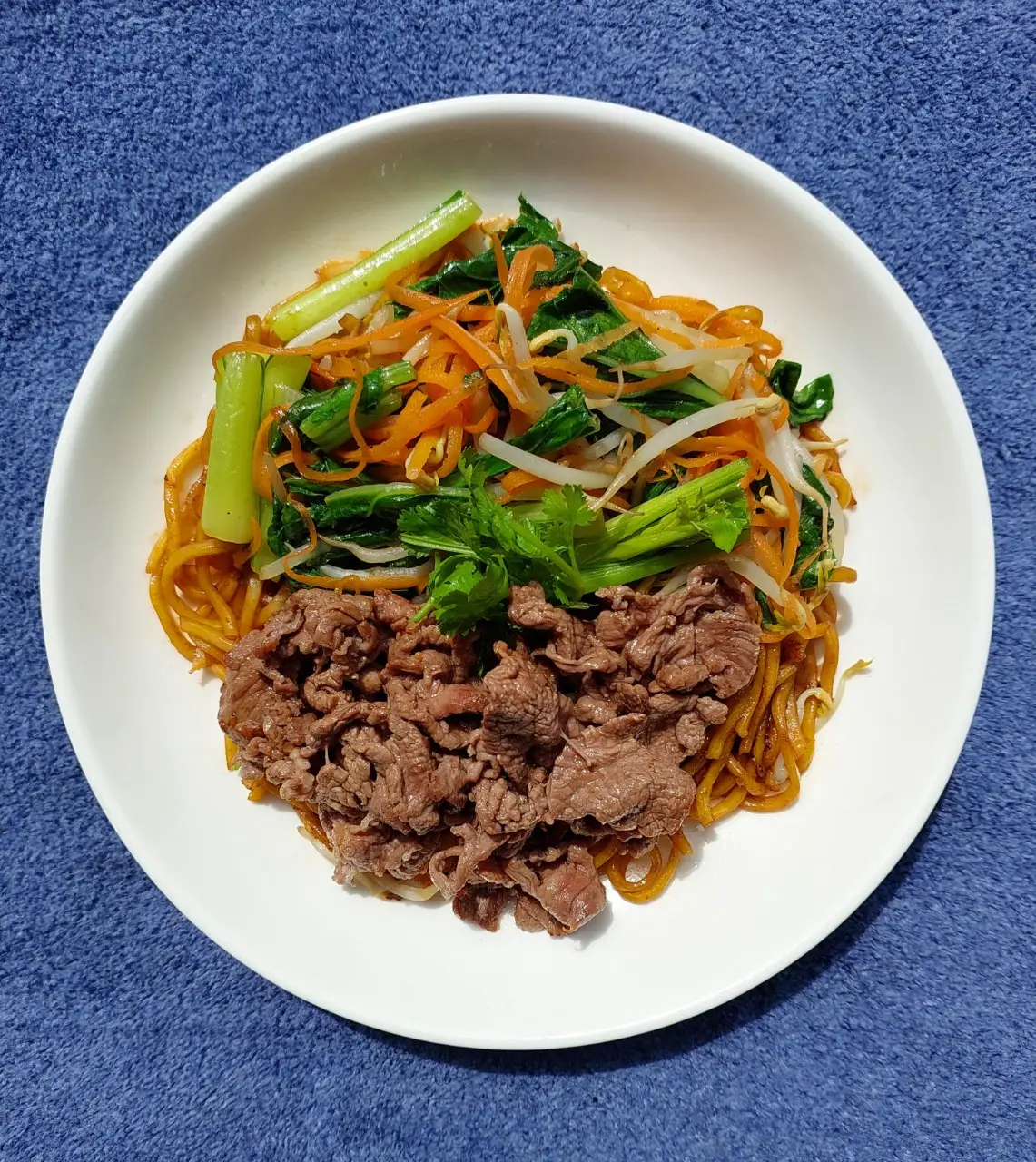Hình ảnh Mì gói áp chảo ba chỉ bò