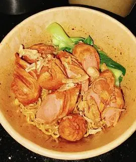Hình ảnh Mì trộn xúc xích
