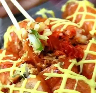 Hình ảnh Bánh tráng cuốn full toping 