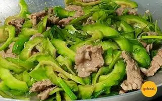 Hình ảnh Cơm bò xào khổ qua
