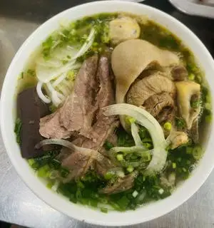 Hình ảnh Bún bò Huế thường