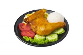 Hình ảnh Cơm gà rán + súp rau củ + trứng ốp la