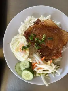 Hình ảnh Cơm sườn trứng