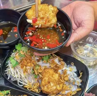 Hình ảnh Bánh cuốn chả mực