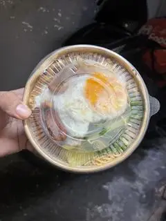 Hình ảnh Mì Trộn Tóp mỡ thịt bằm và cá viên tặng kèm trà tắc