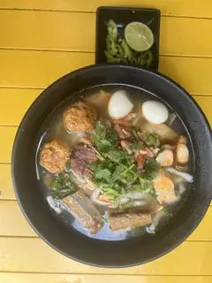 Hình ảnh Bánh canh cua - chả cua bột xắt Huế