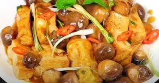 Hình ảnh CƠM ĐẬU HŨ KHO NẤM RƠM