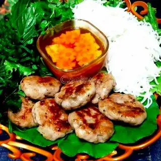Hình ảnh Bún chả thịt viên nướng - co ca
