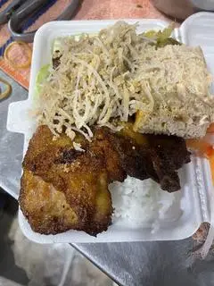 Hình ảnh Cơm đùi gà chả bì