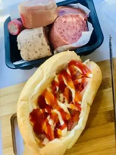 Hình ảnh Bánh mỳ thịt nguội