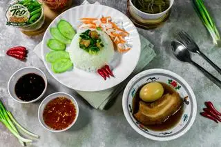 Hình ảnh Heo Quay Kho Trứng