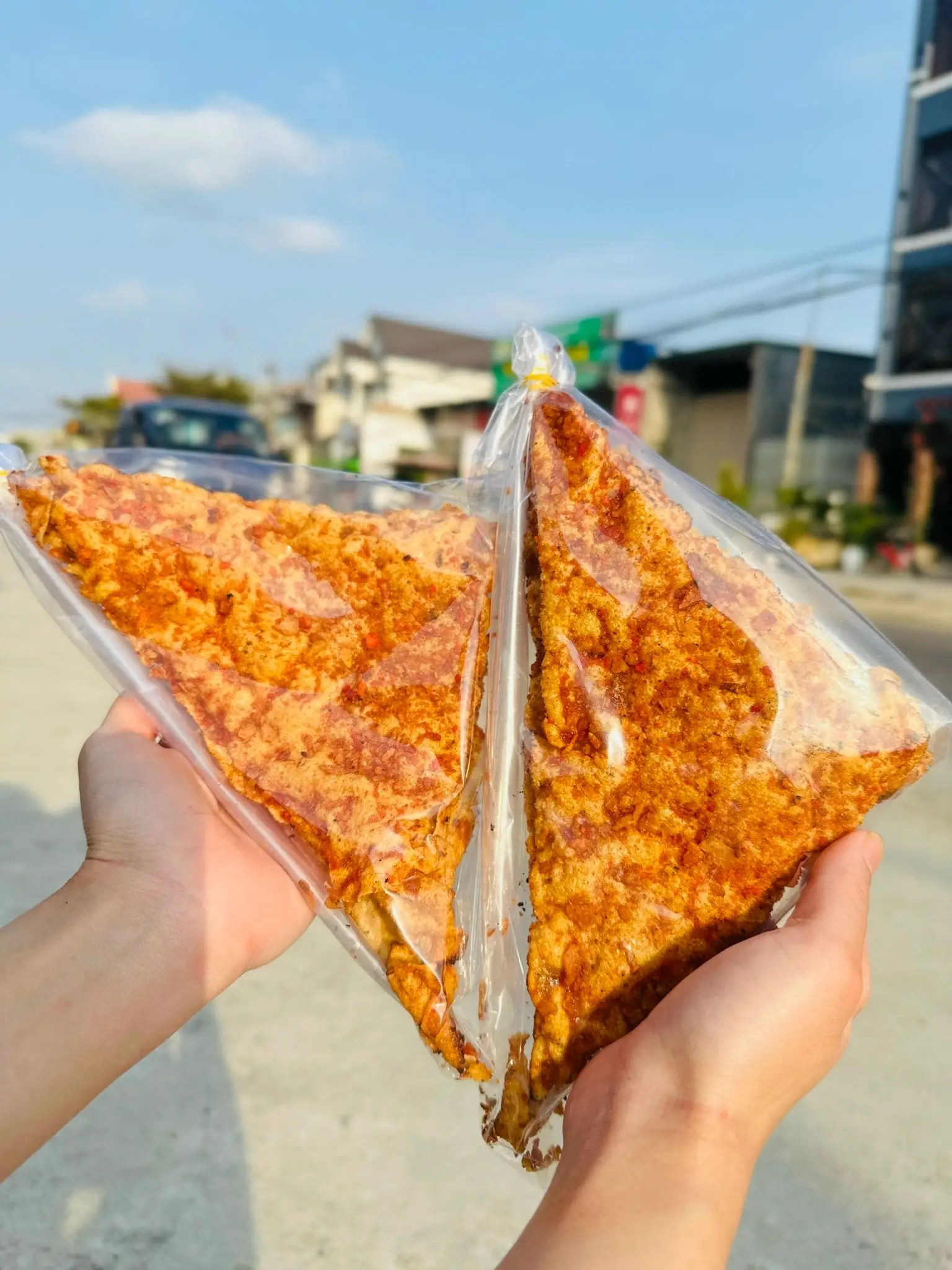 Hình ảnh Bánh tráng nướng sate bò