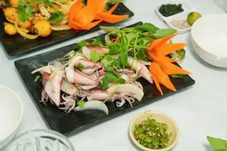 Hình ảnh Mực trứng hấp hành