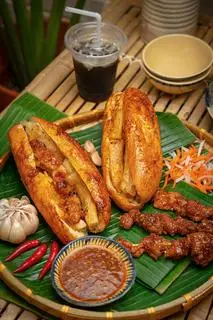 Hình ảnh Bánh mì nướng lu