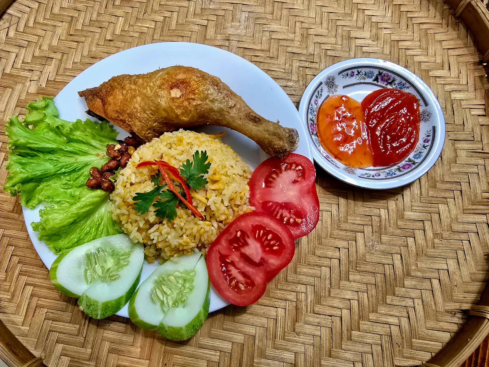 Hình ảnh Cơm Chiên Đùi Gà Xối Mỡ