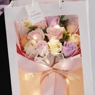 Hình ảnh hoa sáp kèm túi 